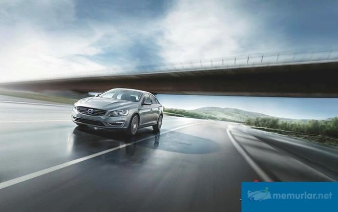 Volvo    Volvo, V60'tan sonra daha fazla dizel ara tantmayacan aklamt. Bu durum S60'dan sonraki her otomobilin sadece benzin, elektrikli veya hibrit olaca anlamna geliyor. Dizeller ise aamal olarak kaldrlacak.
