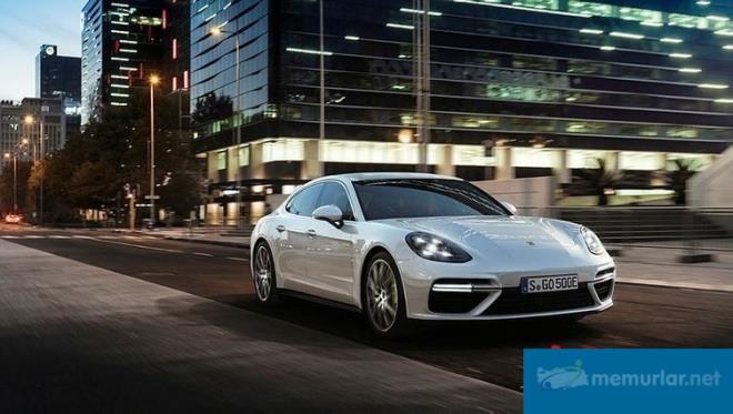 Porsche Panamera    Macan iin geerli olan durum, Panamera iin de geerli. Panamera'nn 2017'deki satnn %15'ini dizel model oluturdu. Bir Porsche szcs yapt aklamada, "Dizel modellere olan talep azalrken, hibrit ve benzinli modellere olan ilgi artyor" dedi.