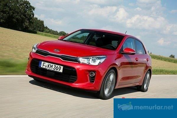 Kia Rio    Rio bu yln balarnda 1.4 litrelik 89 bhp CRDi dizel motor ile piyasaya srld. Fakat Kia, Rio'da dizelin fiini gemeye karar verdi. Nedeni aslnda ok basit, getiimiz sene satlan 8470 Rio'dan sadece 1673' dizeldi.