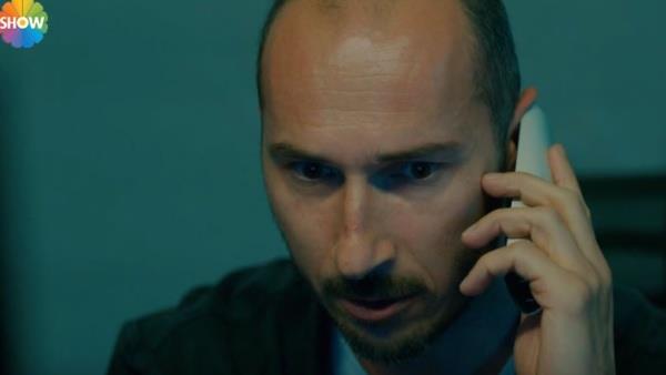 Henz pek ok hastane parmak iziyle hasta kaytlarna ulalmasn salayan sisteme bile eriimi olan gizemli kiilerin ok gl olduu belli.  'Ali Bey'i bulduk efendim' diyen kiilerin Allo'dan ne istediklerini ilerleyen blmlerde reneceiz.