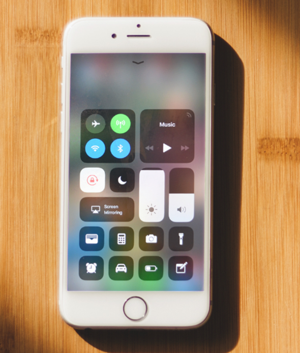 100 adet bozuk paranz var, 10 adeti tura, 90&#8217; yaz ekilde masann zerinde. Herhangi bir ekilde gremiyor, dokunamyorsunuz. Hepsini eit bir ekilde ikiye ayrmalsnz. Nasl yapardnz?