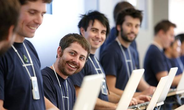 Apple yeni alanlar aryor. Aylar nce verdii ilan halen ak olan Apple, mterileri dinleyip onlara yardmc olacak alanlar aryor. Baz i kollar kapsamnda i yerine belli gnler haricinde gelinmesi de gerekmiyor! Apple'n alan arad lkelerin arasnda Trkiye de var!