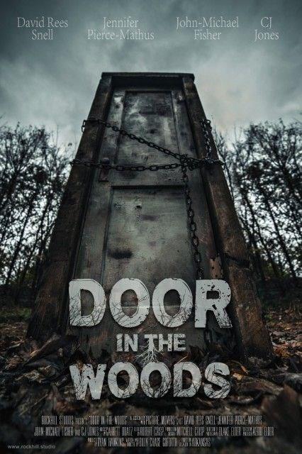 Lanetli Kap: Paranormal Orman / Door in the Woods  <br>  Olu iin rpnan bir anne daha! Bu kez gizem, kaybolu ve aray hikayesi var merkezde. Aslnda merkezde  kiilik bir ailenin ormanda yry yaparken bulduklar ve oullarnn kaybna yol aan &#8220;kap&#8221; var. O kap karanla ve lme alyor. Billy Chase Goforth&#8217;un ynettii filmde Katherine Forbes, John-Michael Fisher, Lauren Harper, Levi Hudson ve CJ Jones rol alyor.