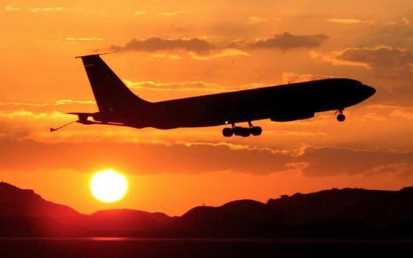 Dizst bilgisayarlar, dijital kitap okuyucular ve telefonlar elektronik emisyona sebep olduundan, bu durum elektronlarn metal yzeyden dar yaylmasyla oluuyor.