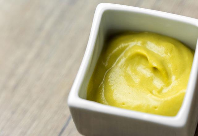 Birok insan bunu bilmiyor olabilir. Fakat hardal aslnda en salkl enilerden biridir. inde ilave eker bulunmaz ve antioksidanlar tarafndan zengindir. Hardaln maddesi olan zerdeal da kanserle savaan gl bir maddedir. Hardaln kilo vermedeki rol ise, tketildikten 30 dakika sonra metabolizmay arttrr.