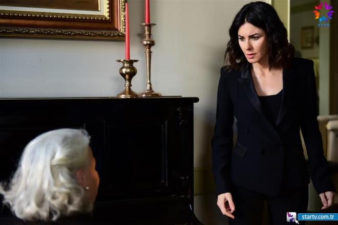 Evliliin bir formalite olarak grlmesinin sevilen dizide olumsuz bir mesaj olarak seyirciye verilmemesi gerektiini savunan izleyiciler bu sahneye tepki gsterdi.