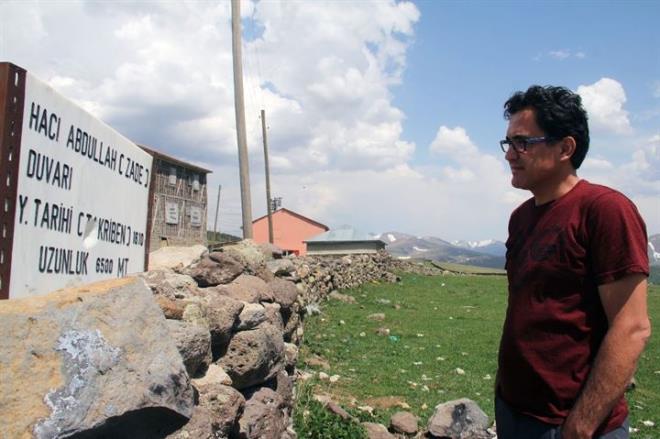 Giresun niversitesi Grele Gzel Sanatlar Fakltesi Kltr Varlklar Koruma ve Onarma Blm Bakan Do. Dr. Gazanfer ltar, 'Hac Abdullah Duvar'na ilikin bilgiler verdi.