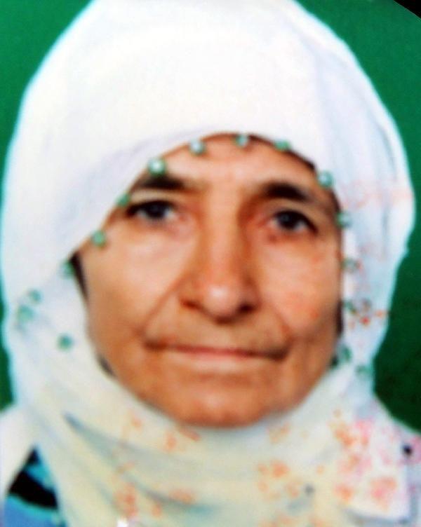 Yaknlarda hayvan otlatan obann yardmna kotuu kadn, ihbarla gelen salk grevlilerince ambulansla Frat niversitesi Hastanesi'ne kaldrld. Acil serviste tedaviye alnan ar yaral Bozta, doktorlarn abasna karn kurtarlamad. Yal kadnn cesedi, otopsi iin morga konuldu.