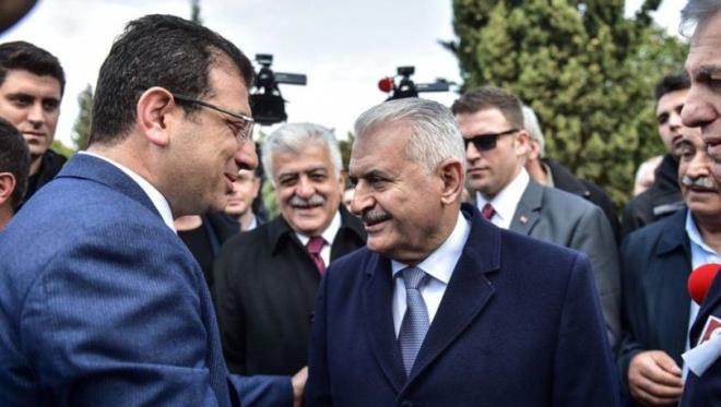 80 bin oy kaybna yol aabilir  <br>  Uslu calan'a ynelik admlarn HDP semeninin sanda gitme motivasyonunu etkileyebileceini savundu. stanbul'da HDP'nin yzde 13 oyu olduunu varsayan ve 31 Mart seimlerinde HDP semeninin yzde 90'nn mamolu'na oy verdiini hatrlatan Uslu, bir puana denk gelen oranda HDP semeninin sanda gitmemesinin muhalefet asndan 80 bin oy kaybna yol aabileceini syledi.