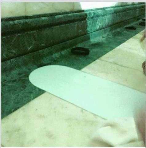 KBE NE DEMEK?    Szlk anlamyla &#8220;drt keli&#8221; veya &#8220;kp eklinde&#8221; anlamlarndaki ka&#8217;b kknden gelen Kbe, &#8220;Kp eklinde nesne&#8221; demektir.