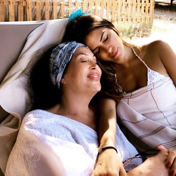 Trkan oray Dn, Ac Hayat, Mahpus, Selvi Boylum Al Yazmalm gibi filmlerle byk bir baar yakalamtr. te yandan sanat 200'den fazla filmde rol alarak, dnyann 'en ok film eviren' kadn oyuncusu olmutur. Ayn zamanda Trk sinemasnda Sultan lakabyla anlmtr.