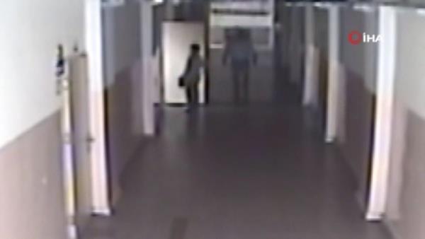 ANKIRI'da ocuunu darp ettii iddiasyla smet nn Ortaokuluna giden H.A. isimli veli, retmen M.S.'yi ders srasnda dar ararak koridorda darp etti.