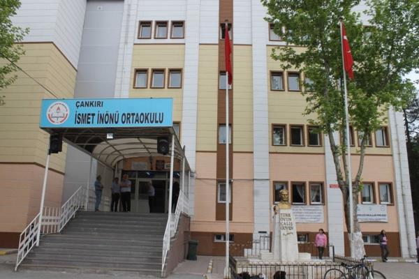 Bu bilinle retmenimizin ahsnda, tm eitim camiamza yaplan bu irkin saldrnn takipisi olacaz" dedi.