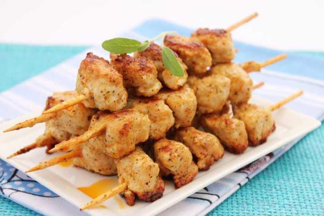 Proteinler metabolizmay yzde 20-30 deerinde hzlandrrken, karbonhidratlar yzde 5-10 yalar ise yzde 3 orannda hzlandrmaktadr. Fakat bu da demek deil ki protein almn abartalm. Gn ierisinde kg bana 0.8-1 gram protein alm yeterli olacaktr.