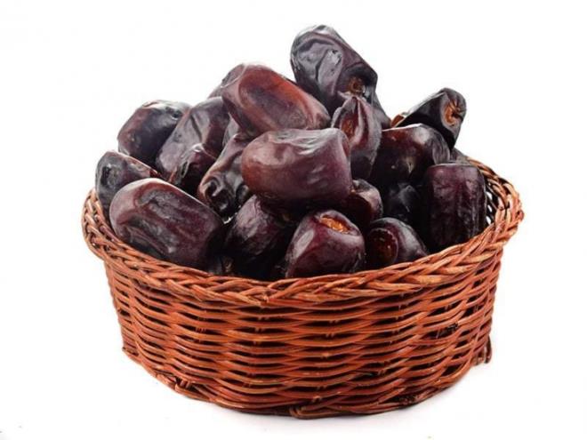 RAN HURMA    ran'da yetien bu hurma ok yumuak ve tatldr. Siyaha yakn renkte ve ince kabukludur.