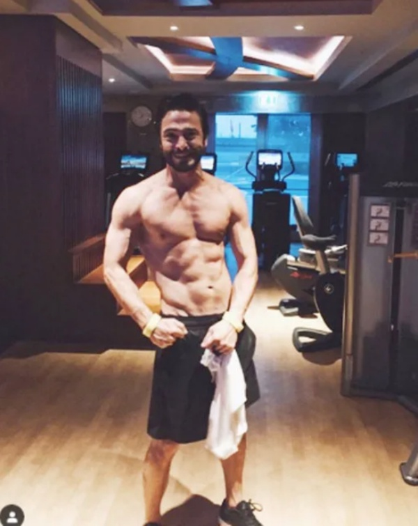 Kasl ve salkl bir grnme kavuan oyuncunun, baklavalarn sergilerken yaad mutluluk dikkatlerden kamad.