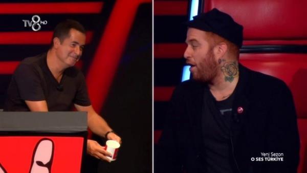 Acun dnce ben de dtm. Benim orada kalma sebebim nce mzikse sonra Acun'la muhabbetimizdi' dedi.