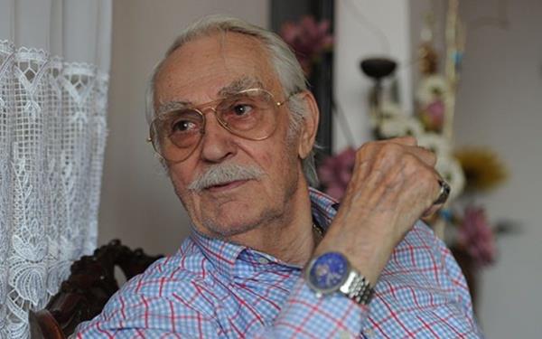 Akcierinde sv toplanmas nedeniyle ekirge Devlet Hastanesinde mahede altnda tutulan Kolak, bir sre nce Gemlik Devlet Hastanesine sevk edildi. 92 yandaki nl sinema sanats Kolak, burada hayata gzlerini yumdu. Kolak'n cenazesi sal gn Gemlik Asm Kocabyk Cami'nde klnacak namazn ardndan Gemlik Belediye Mezarlnda defnedilecek.