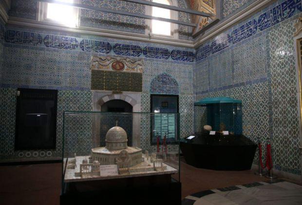 Osmanl'da ar dindar olan ve dine ball ile anlan Yahya Efendi Trbesi, Mimar Sinan tarafndan 1571 ylnda yapld. Trbeye ulamak iin Beikta'a ulam salamalsnz.