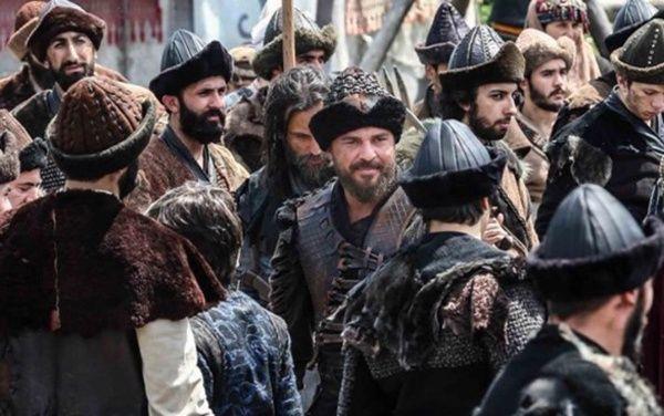 Dizinin ana karakterleri arasnda, Engin AltanDzyatan, Hlya Darcan, lker Aksum, Hande Soral, Cengiz Cokun, Nurettin Snmez, Ayberk Pekcan, Engin Benli, Kayra enocak, Arif Diren, Burin Abdullah, Orun nemli, Emre tepe, Kerem Bekiolu, Ali Buhara Metin, Celal Al, Hakan Serim, Edip Zeydan, Melikah zen, Ouzhan Yarmay, ala Naz Karg, Enes Gmen, Armaan Ouz, Aytek ayan ve Koray ahinba yer alyor.