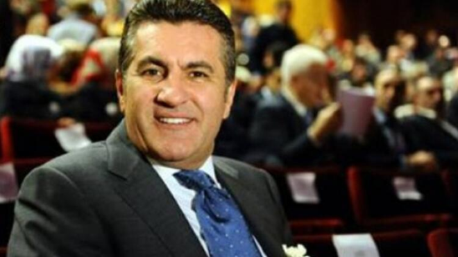 Mustafa Sargl ile balayan CHP ile devam eden kente ivi akmadan baarl olmak. Bu bir keiftir, AK Parti bunda biraz ge kald. Hibir hizmet yapmadan, halkla ilikiler ve sosyoloji almalar ile baarl olmak yeni bir trend. 1990'l yllarda sac poplizm vard, sen ne verdiysen ben iki katn verdim algsnda. imdi ise solcu, ii bo ve yaranmac bir poplizm dalgas geliyor. Buna kar da kamuoyunun bilinli olmas gerek.