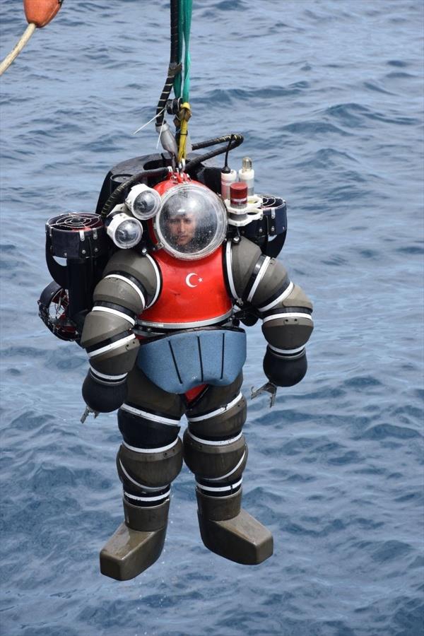 Tatbikata, Trkiye'nin yan sra ABD, Azerbaycan, Banglade, Brezilya, Bulgaristan, Cezayir, Fransa, Grcistan, talya, Kanada, Katar, Kuveyt, Lbnan, Malezya, Pakistan, Portekiz, Romanya, Yunanistan ve Uluslararas Denizalt Ka ve Kurtarma rtibat Brosundan (ISMERLO) gzlemciler katld.