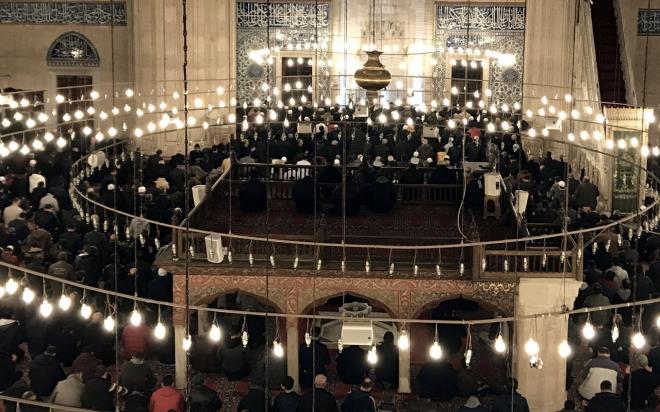 Allahm, Dnce dnyamzda "benim yapmam", "benim baarmam", "benim sonulandrmam" gibi merdud mlhazalara asla yer verme Ya Rabbi! Yerine getirilmesi gerekli olan eyleri kim yaparsa yapsn, kendimiz yapm gibi memnun olalm, bakalarnn baarlarn kendi baarlarmz sayalm, nclk yapma eref ve payesini de onlara brakalm Ya Rabbi!