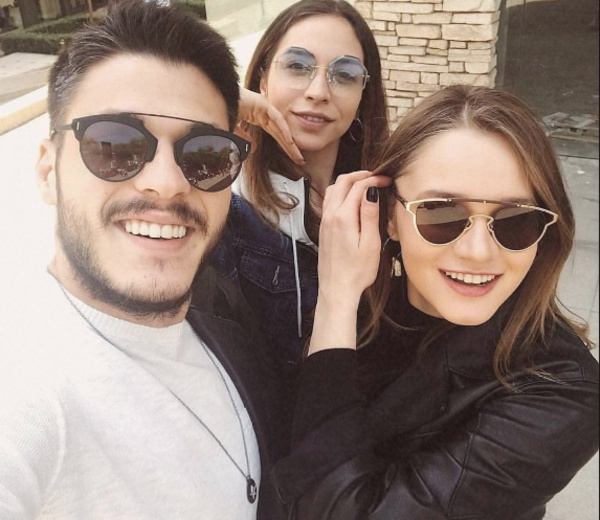 Adn Medcezir dizisinde duyuran Miray Daner, Hakan: Muhafz'n 3. sezonunda 2 blm konuk oyuncu olarak dahil olacak. ukur'un sevilen oyuncusu Kubilay Aka'nn kz arkada olan Miray Daner, bu haberle takipilerini oktan heyecanlandrm grnyor.