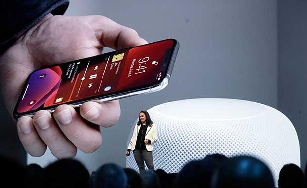 CarPlay kullanclar iOS 13 sonras yeni bir ekran ile karlaacak. CarPlay Dashboard zellii kullanclara yeni bir deneyim yaatacak.