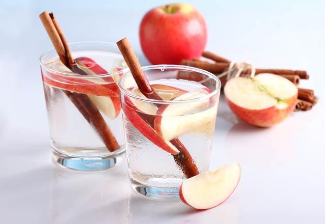 Asitli ieceklerde faydal hibir bir besin esi bulunmuyor. stelik mide yapsnn bozulmasna da neden olabiliyorlar. Dolaysyla asitli iecekler yerine, taze meyveleri kabuk tarnla kaynatarak ekersiz komposto, ev yapm meyve suyu veya az ekerli ev yapm limonata hazrlayabilirsiniz. Tarn hafif tatl bir aroma brakyor, bu sayede ekere olan ihtiyacnz da azalm oluyor. rnein meyve suyunu 1 elma, 1 armut, 10 adet kiraz ve 1 litre suyla yapabilirsiniz.