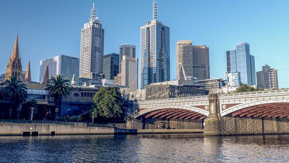 9- Melbourne    lke: Avustralya    Ortalama Maa (Dolar): 3,181