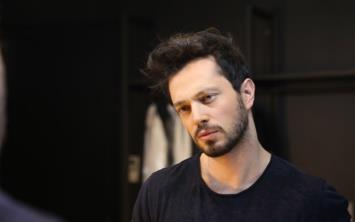 Murat Boz lks aracn teslim ettii valeye verdigi 200 lirann st olan 170 liray gazeteciler uzaklanca irketi arayp istedi. Olay medyaya yansynca Murat Boz sosyal medya hesabndan aklama yapt.