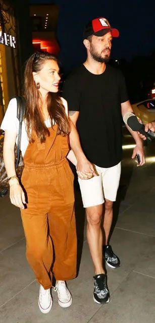 ift, Bodrum&#8217;da tekne kazas geiren magazin gazetecileri iin ok zgn olduklarn belirterek, gemi olsun dileklerini iletmeyi ihmal etmediler.