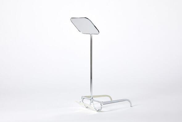 Tasarlanan bu sra d gzln zerindeki camlar yukarya, yukardaki camlar da gzle bakacak ekilde tasarland.