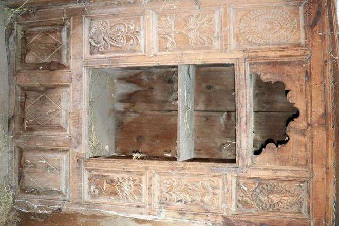 Burada da aslnda oturma dzenindeki hiyerari burada bir nevi ina edilmi. Bu bakmdan da bence ok dikkat ekici bir yap. Bunun kltrmze kazandrlmas, Nevehir Dilara&#8217;nn sizin vastanz ile kazandrlmasnn ok faydal olacana inanyorum. Sadece mimari ve sanat tarihi olarak buna bakmamak gerekiyor. Ayn zamanda iin sosyolojisine dair de iz srmeyi bir imkan tanyan bir yap olan konak olarak dikkatimi ekti&#8221; eklinde konutu.