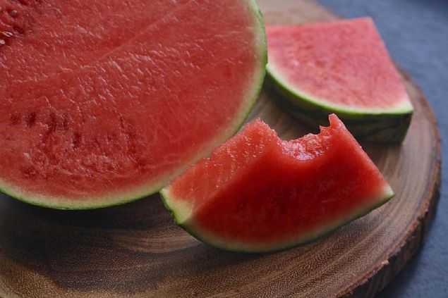 Forchlorfenuron kullanlan meyveler doallar gibi, hatta bazen doallarndan daha fazla canl ve olgun grnebilir. Bu grnt albesini yksek rnlere sebebiyet verse de, i tat konusuna gelince durum deiiyor.