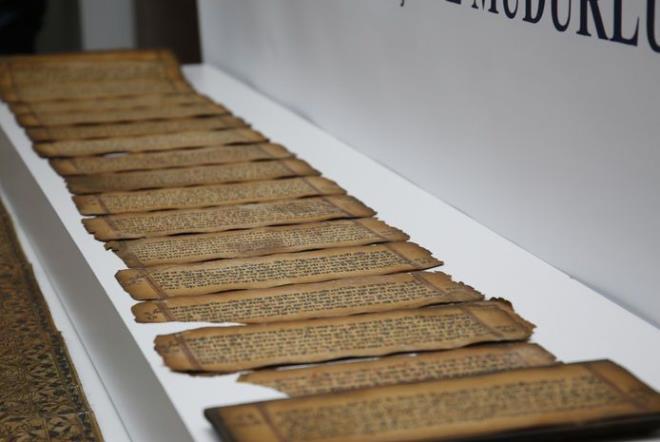 Bunun zerine o eserler ABD'li yetkilerden istendi. Trkiye'ye iade edilen eserler Topkap Saray Mzesi Mdrl'nde incelemeye alnd.