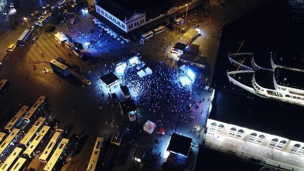 ki adayn kar karya geldii program yakndan takip eden birok vatanda, bu tablonun siyasi parti liderleri arasnda da yaanmas gerektiini belirtti.