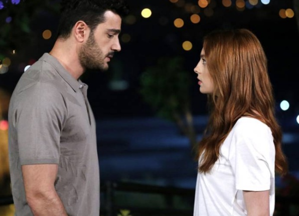 Dier taraftan Yasemin'in  Fischer'a att tokadn grntleri internete der. Yasemin, bu grntleri Serpil'in haber vermesiyle izler. Grntleri izleyen Cem, Yasemin'e kar hakszlk yapt iin kendisini affetmez. Yasemin&#8217;den zr dilemek isteyen Cem, ona ulaamaynca bir mektup yazar.