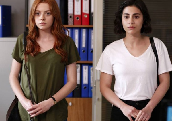 Barollerini Burak Sevin ve Melis Sezen'in paylat Leke, 9. blmyle sezon finali yapacak. Yaz aylarnda ekrana ara verecek olan dizi Eyll banda yeni blmleriyle yaynlanmaya devam edecek. Peki Leke 17 Haziran Sal akam yaynlanacak olan sezon finali blmnde ne olacak?