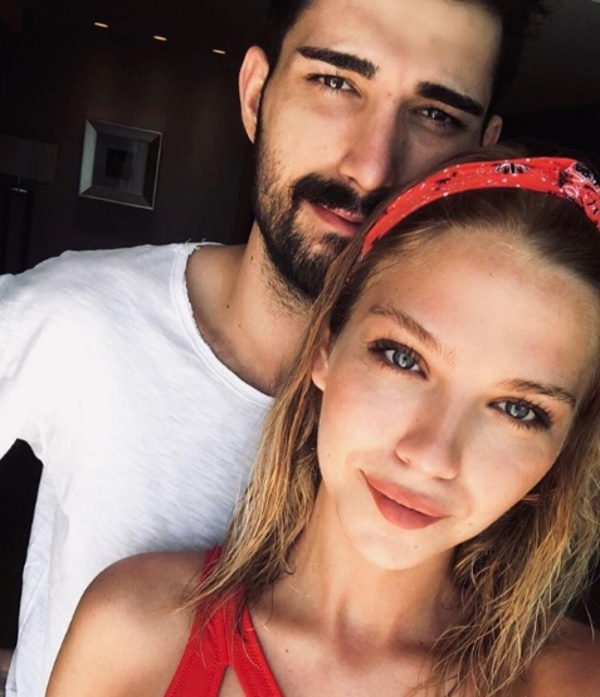 Annesi onay vermiti: do Tatlses'in annesi Derya Tuna'nn da bu ilikiye scak bakt ve gelin aday iin, "Yasemin bir gelinde aradm btn zelliklere sahip" dedii duyulmutu.