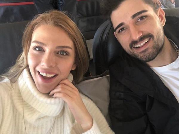 brahim Tatlses'in olu do Tatlses, bir ayr bir bark olduu Yasemin efkatli ile birlikte tatiline tam gaz devam ediyor. nceki akam Yalkavak'ta bulunan Mikail Dede'nin dnnde grntlenen ikili hakknda yeni bir iddia ortaya atld.