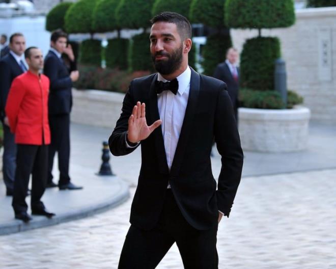 Arda Turan, Patek Philippe'in 5130P Mecca modeline 140 bin dolar demi.
