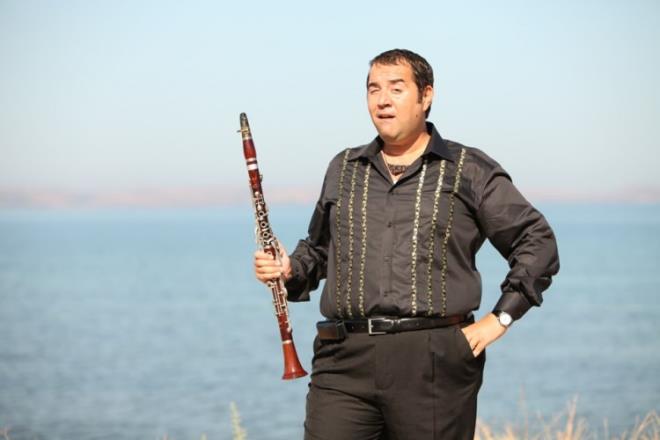 Ata Demirer'in tercihi ise Luminor Panerai Radiomir ve Marine Automatic markalardr.