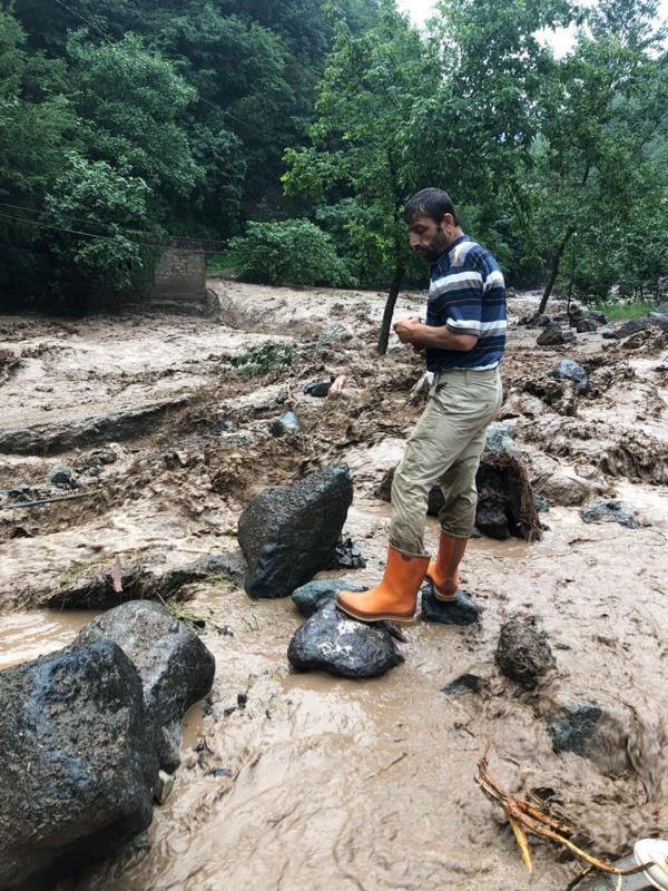 Bu arada Trabzon&#8217;un Arakl ilesinde hastanelere doktor, salk alan ve ambulans takviyesi yaplyor. Bu arada Trabzon&#8217;un Arakl ilesinde hastanelere doktor, salk alan ve ambulans takviyesi yaplyor.