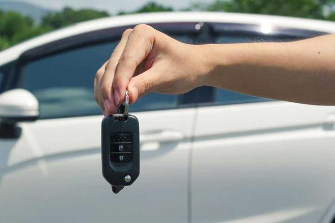 FAT HAZRAN AYINDA TCAR AILIM YAPTI<br>      talyan retici Fiat, haziran aynda dzenledii sat kampanyasyla ticaret vurgusuna yer veriyor. Marka haziran ay boyunca &#8220;uzatlm garanti&#8221; ile birlikte satn alnacak Fiat Doblo ve Fiat Fiorino modellerinde tzel mteriler iin 50 bin TL iin 12 ay vadeli 0 faizli kredi frsat sunuyor.