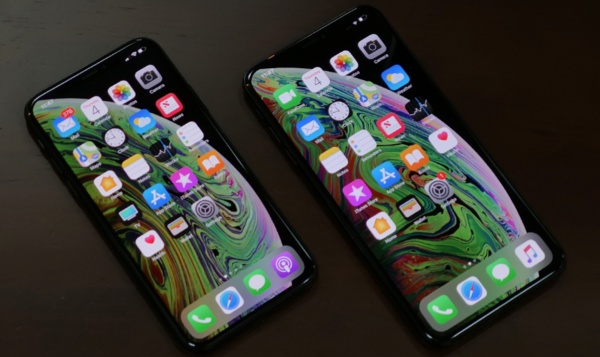 Mail engelleme zellii: Dier yandan mail uygulamasna gelecek yeni bir zellik sayesinde istenmeyen e-postalarn nne tamamen geilebilecek. Engelleme zelliiyle birlikte e-postalarn daha kolay ayrtrlabilmesi iin klasrleme sistemi kullanclarla paylalacak.