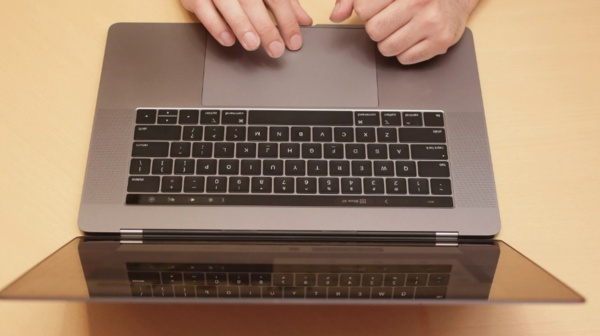 Nereye gtrlecek?: Geri arlan cihazlara sahip olanlarn, bilgisayarlarnn bataryalarn deitirmek zere irketin lisansl satclarna, teknik servis salayclarna veya dorudan teknik yardm birimine bavurmalar gerekiyor.