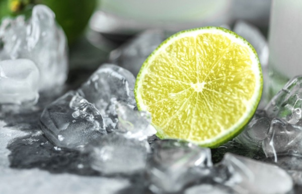 Kan basncn drr: Limon aromas kan basncn drr. Pek ok insann kan basncnn yksek olduunu dnecek olursak, limonun insanlar iin kullanl bir meyve olduunu anlamak zor olmaz.