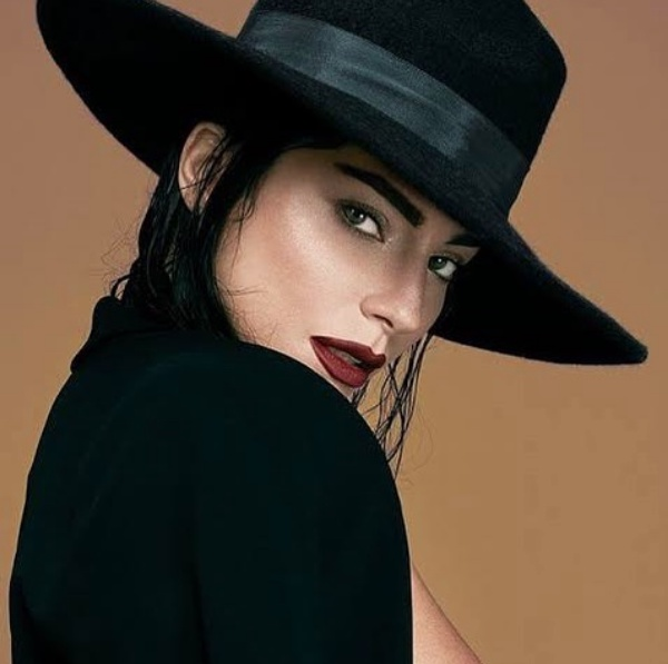 2012 ylnda Rexona reklamnda oynad. 2014 ylnda Maybelline NewYork'un ilk Trk marka yz oldu. Merve Boluur, 24 Austos 2015 tarihinde Murat Dalkl ile evlendi. 2017 ylnda da anlamal olarak boanmt.